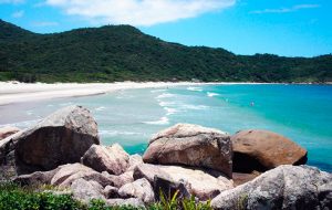Praia dos Naufragados