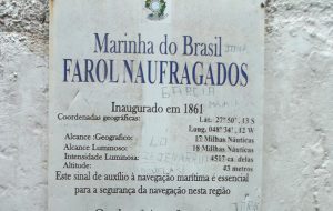 Praia dos Naufragados